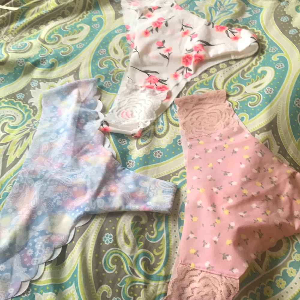 NWT vs pink pantie bundle